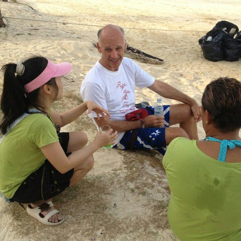BeachCleanUp-05